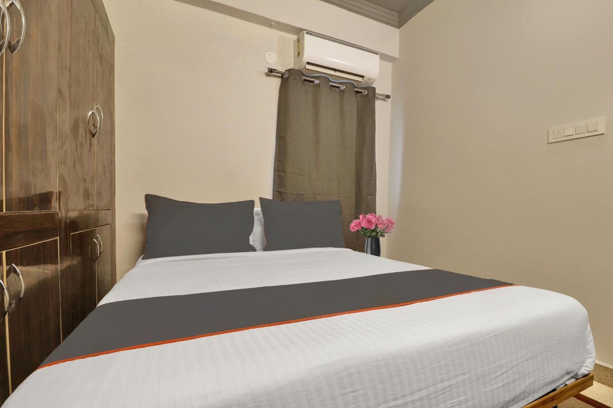Hotel Super Townhouse Rcc Blizz Kondapur  Exterior foto
